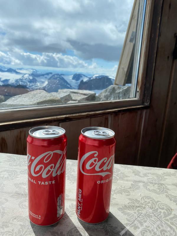 Galdhopiggen huipulla 3 Coca-Cola